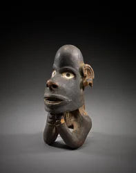 Figura de proa de canoa, nguzu nguzu, Nueva Georgia, Islas Salomón, principios a mediados de 1800